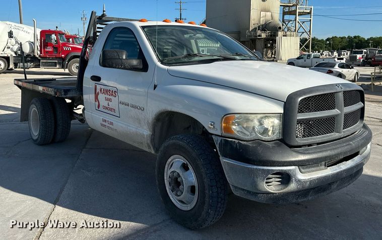image for item DO4962 2003 Dodge Ram 3500  flatbed pickup truck