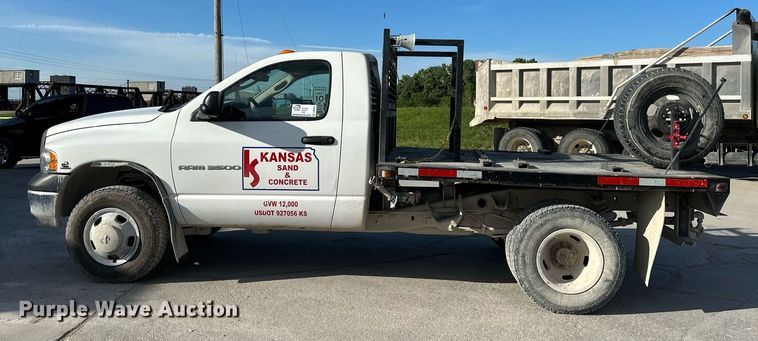 image for item DO4962 2003 Dodge Ram 3500  flatbed pickup truck