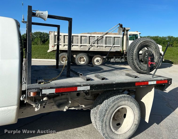 image for item DO4962 2003 Dodge Ram 3500  flatbed pickup truck