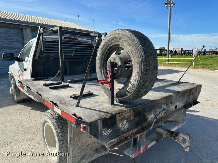 image for item DO4962 2003 Dodge Ram 3500  flatbed pickup truck