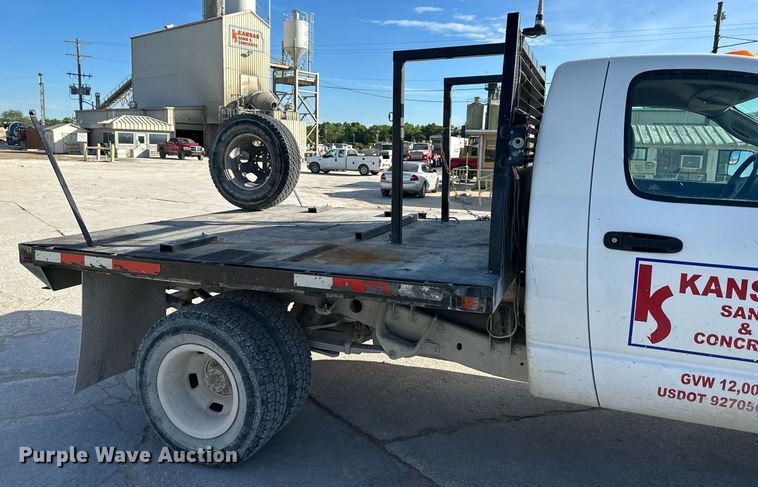 image for item DO4962 2003 Dodge Ram 3500  flatbed pickup truck