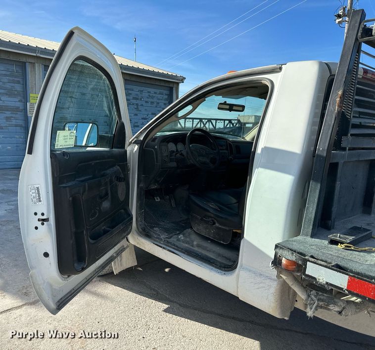 image for item DO4962 2003 Dodge Ram 3500  flatbed pickup truck