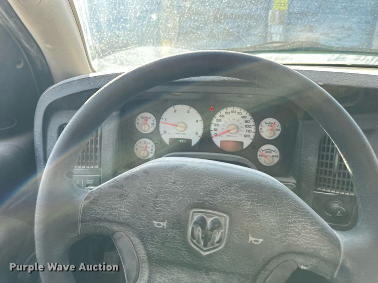 image for item DO4962 2003 Dodge Ram 3500  flatbed pickup truck