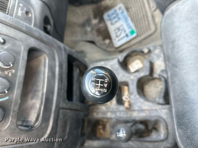 image for item DO4962 2003 Dodge Ram 3500  flatbed pickup truck