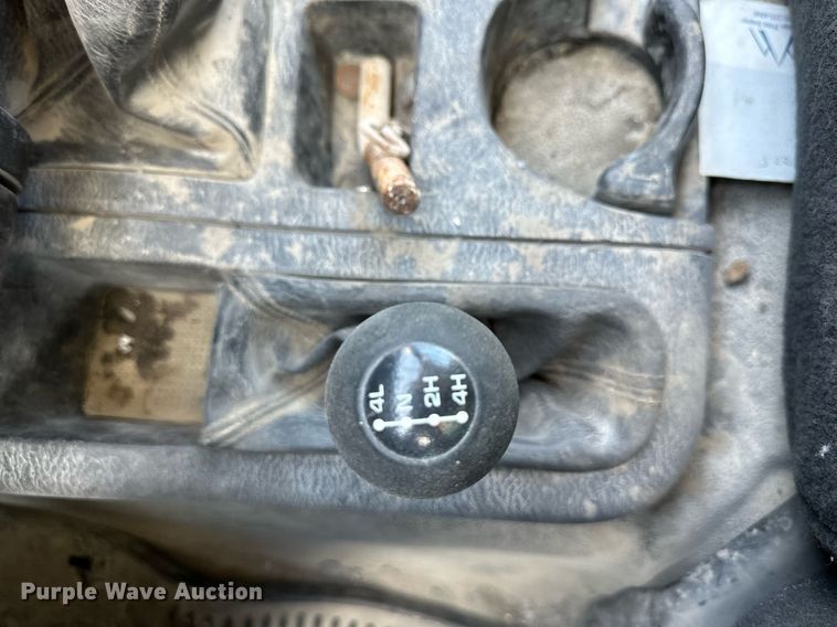 image for item DO4962 2003 Dodge Ram 3500  flatbed pickup truck