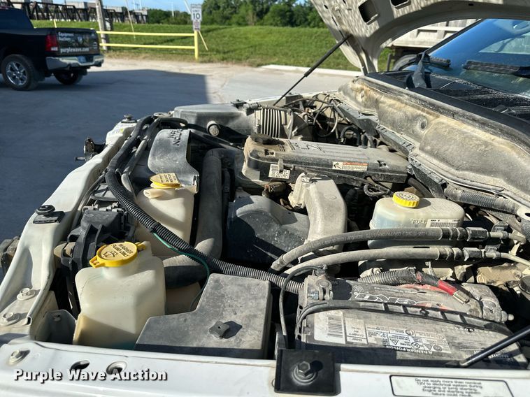 image for item DO4962 2003 Dodge Ram 3500  flatbed pickup truck