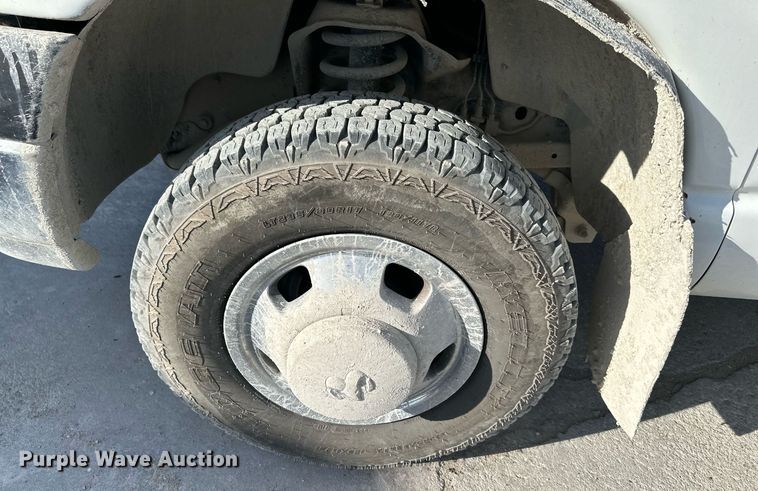 image for item DO4962 2003 Dodge Ram 3500  flatbed pickup truck