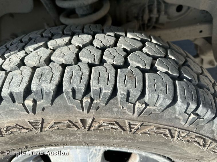 image for item DO4962 2003 Dodge Ram 3500  flatbed pickup truck