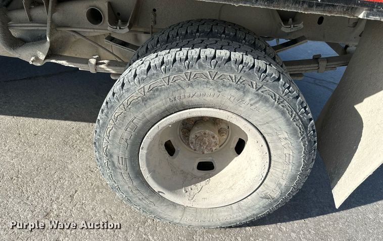 image for item DO4962 2003 Dodge Ram 3500  flatbed pickup truck