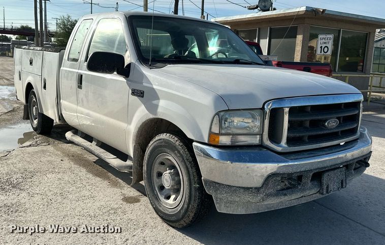 image for item DO4963 2004 Ford F250 Super Duty  SuperCab utility bed pickup truck