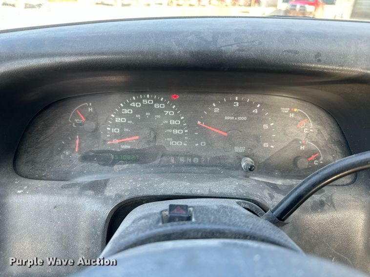 image for item DO4963 2004 Ford F250 Super Duty  SuperCab utility bed pickup truck