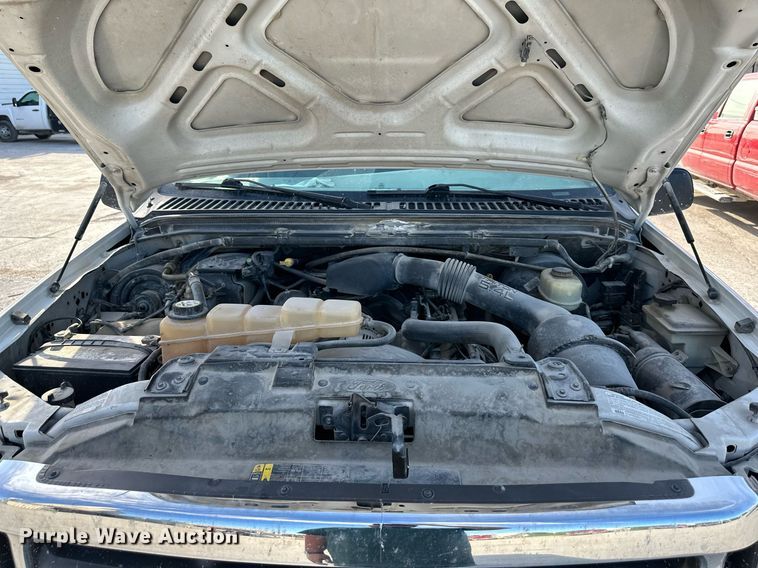 image for item DO4963 2004 Ford F250 Super Duty  SuperCab utility bed pickup truck