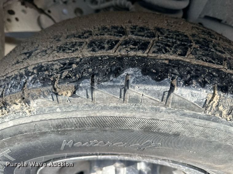 image for item DO4963 2004 Ford F250 Super Duty  SuperCab utility bed pickup truck