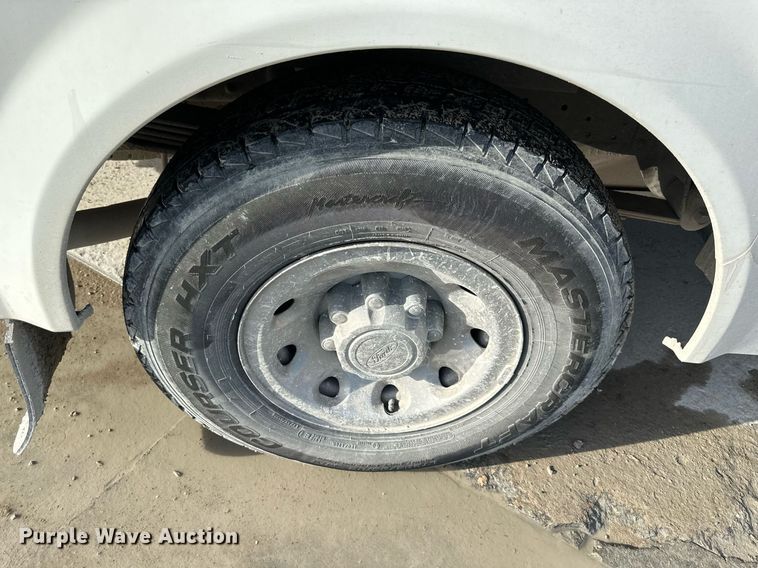 image for item DO4963 2004 Ford F250 Super Duty  SuperCab utility bed pickup truck