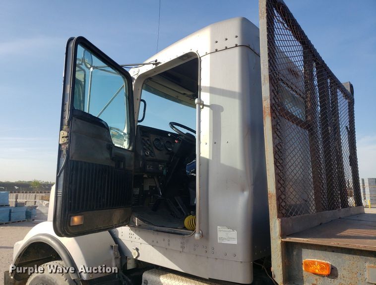 image for item DP7844 1998 Kenworth T800B  flatbed truck