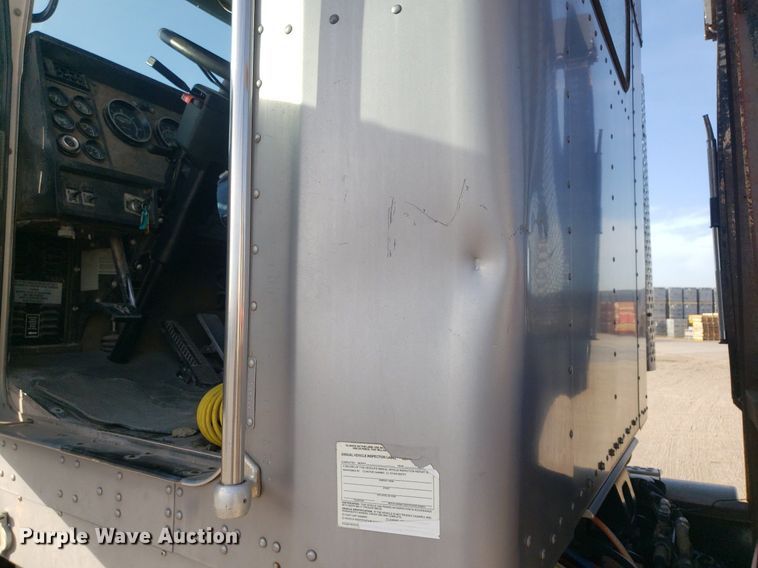 image for item DP7844 1998 Kenworth T800B  flatbed truck