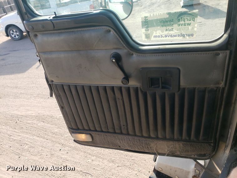 image for item DP7844 1998 Kenworth T800B  flatbed truck