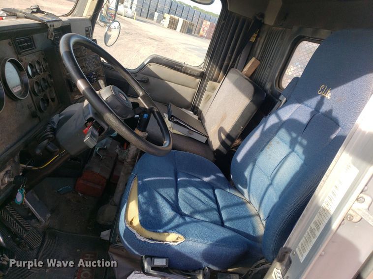 image for item DP7844 1998 Kenworth T800B  flatbed truck