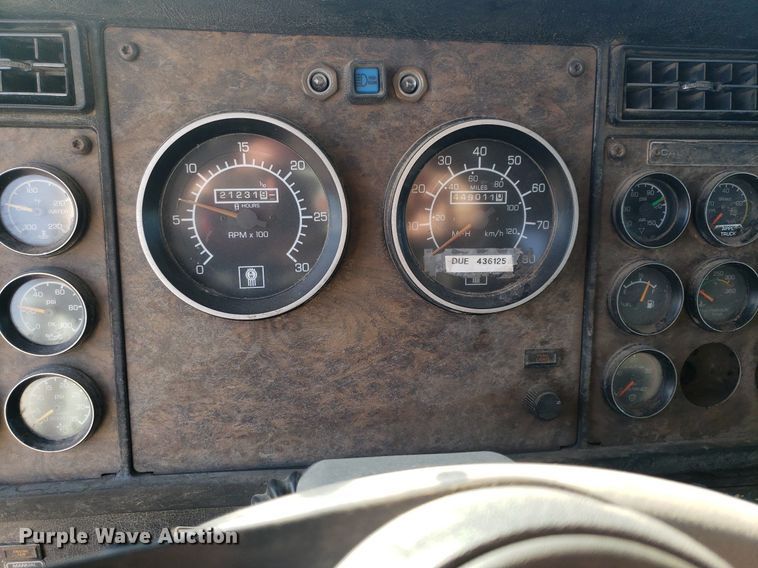 image for item DP7844 1998 Kenworth T800B  flatbed truck