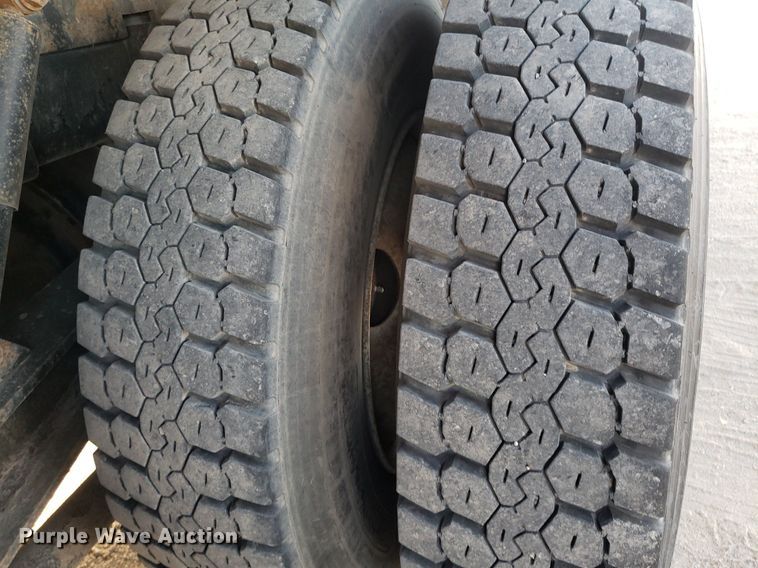 image for item DP7844 1998 Kenworth T800B  flatbed truck