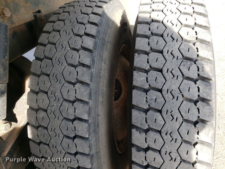 image for item DP7844 1998 Kenworth T800B  flatbed truck