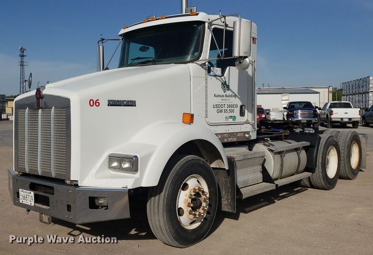 image for item DP7848 2005 Kenworth T800B  semi truck