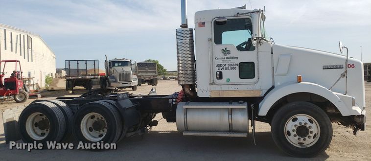 image for item DP7848 2005 Kenworth T800B  semi truck