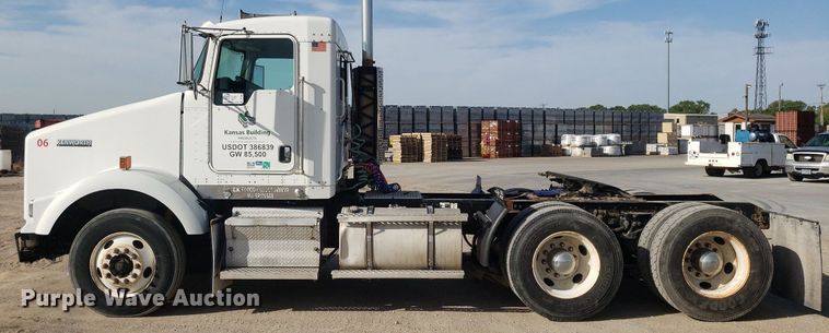 image for item DP7848 2005 Kenworth T800B  semi truck