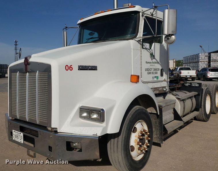 image for item DP7848 2005 Kenworth T800B  semi truck