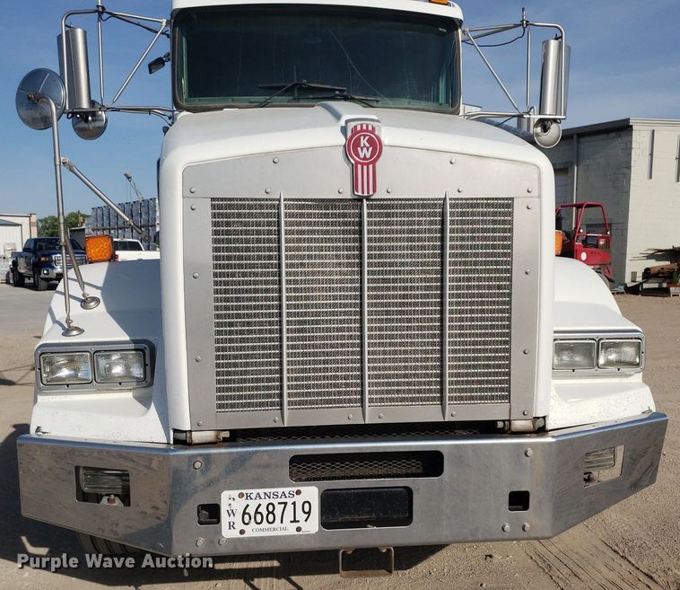 image for item DP7848 2005 Kenworth T800B  semi truck