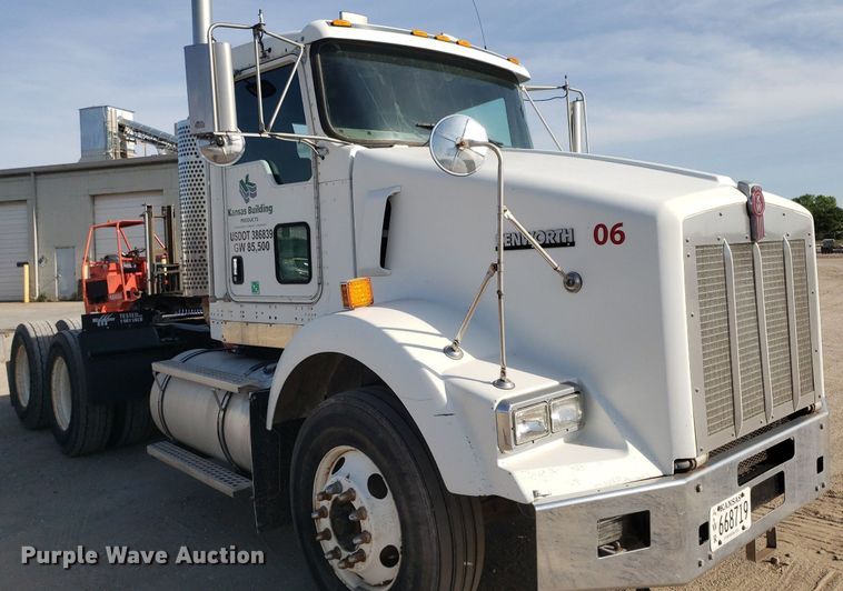 image for item DP7848 2005 Kenworth T800B  semi truck