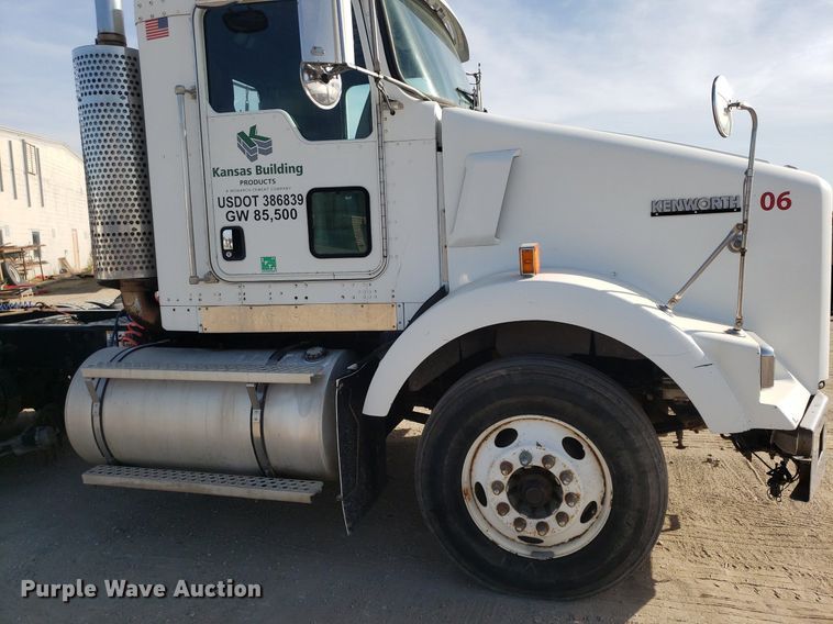 image for item DP7848 2005 Kenworth T800B  semi truck