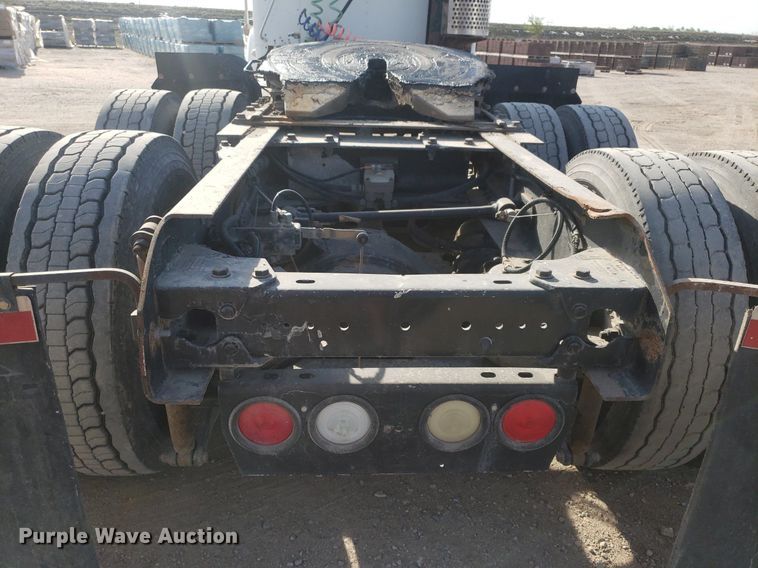 image for item DP7848 2005 Kenworth T800B  semi truck