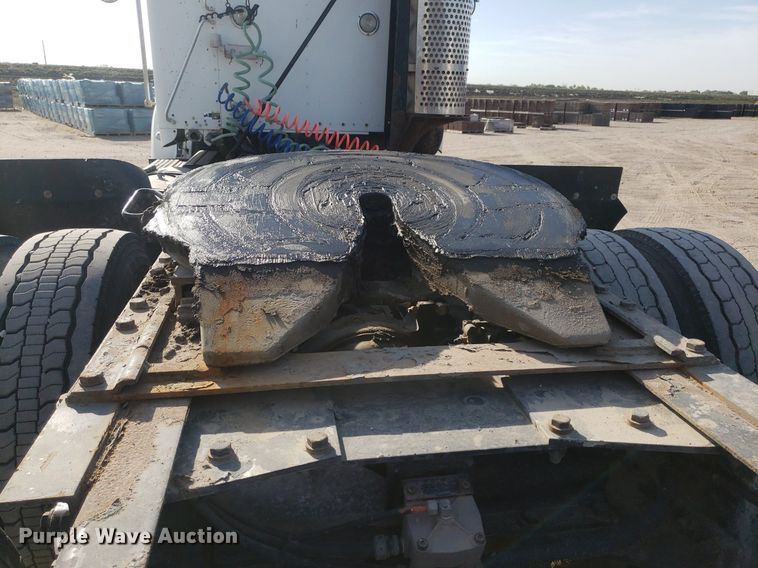 image for item DP7848 2005 Kenworth T800B  semi truck