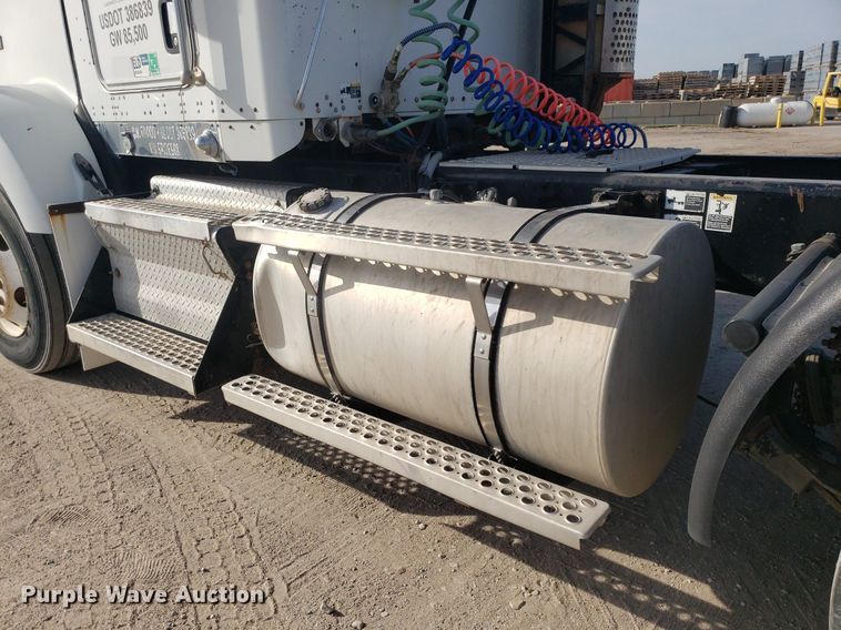 image for item DP7848 2005 Kenworth T800B  semi truck