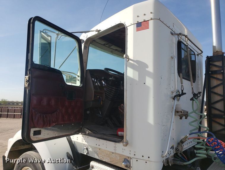 image for item DP7848 2005 Kenworth T800B  semi truck