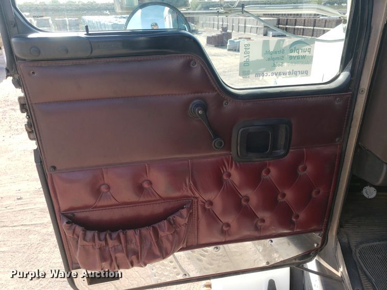 image for item DP7848 2005 Kenworth T800B  semi truck