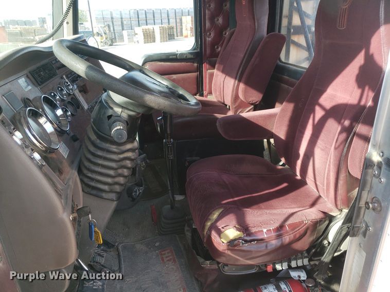 image for item DP7848 2005 Kenworth T800B  semi truck