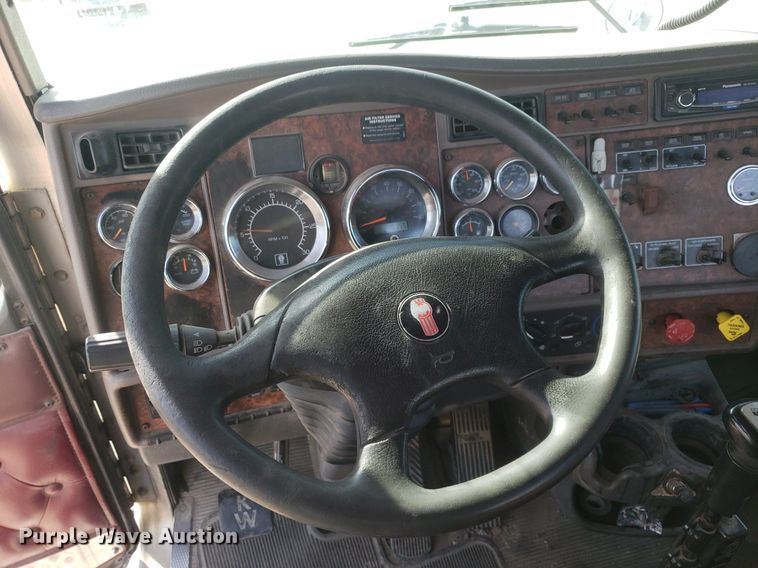 image for item DP7848 2005 Kenworth T800B  semi truck