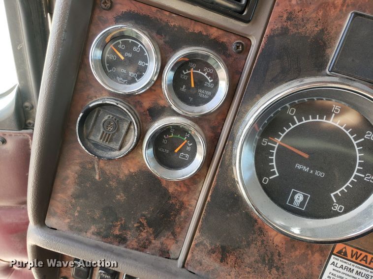 image for item DP7848 2005 Kenworth T800B  semi truck