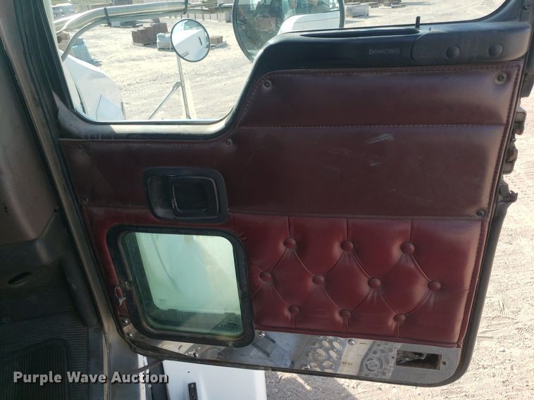 image for item DP7848 2005 Kenworth T800B  semi truck