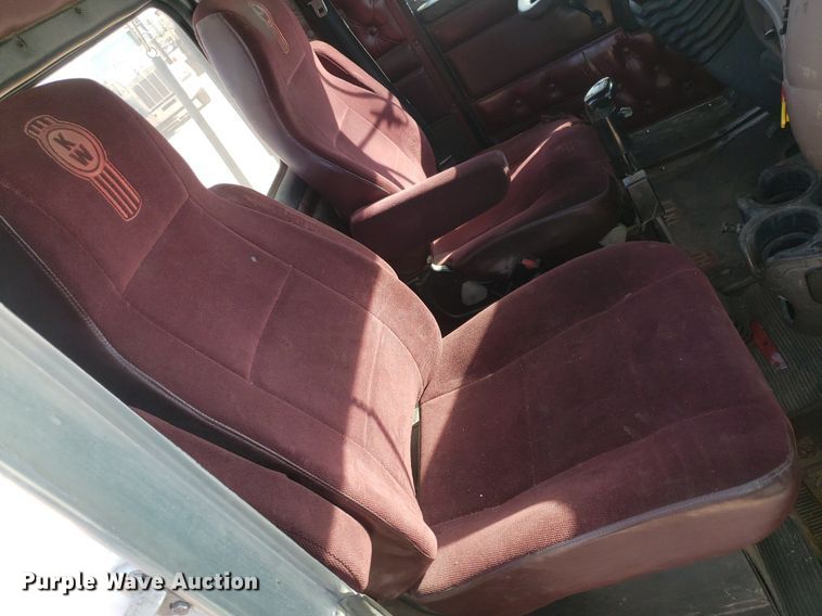 image for item DP7848 2005 Kenworth T800B  semi truck