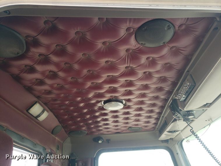 image for item DP7848 2005 Kenworth T800B  semi truck