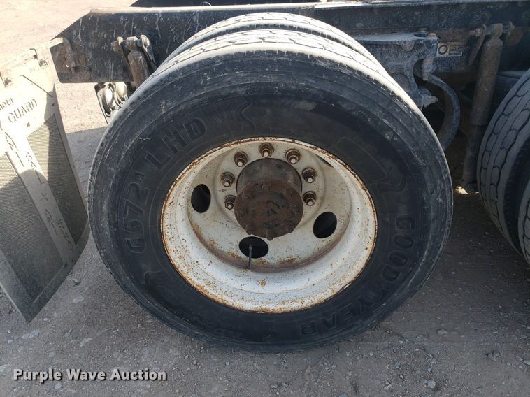 image for item DP7848 2005 Kenworth T800B  semi truck