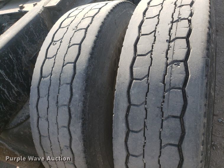 image for item DP7848 2005 Kenworth T800B  semi truck