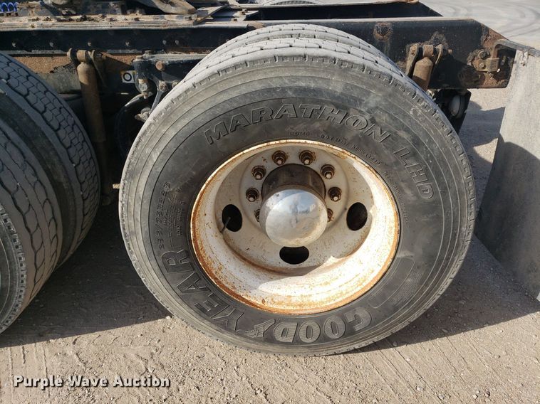 image for item DP7848 2005 Kenworth T800B  semi truck