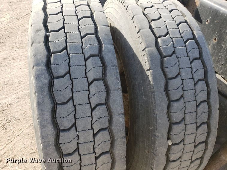 image for item DP7848 2005 Kenworth T800B  semi truck