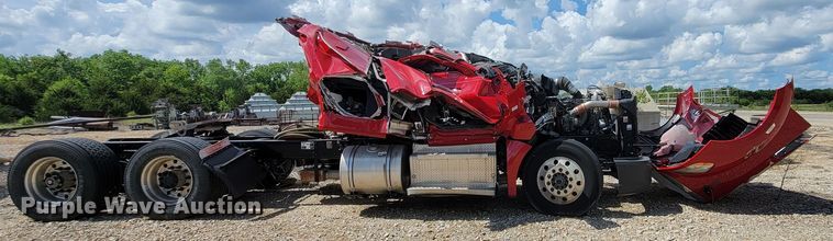 image for item HY9020 2015 Kenworth T680  semi truck