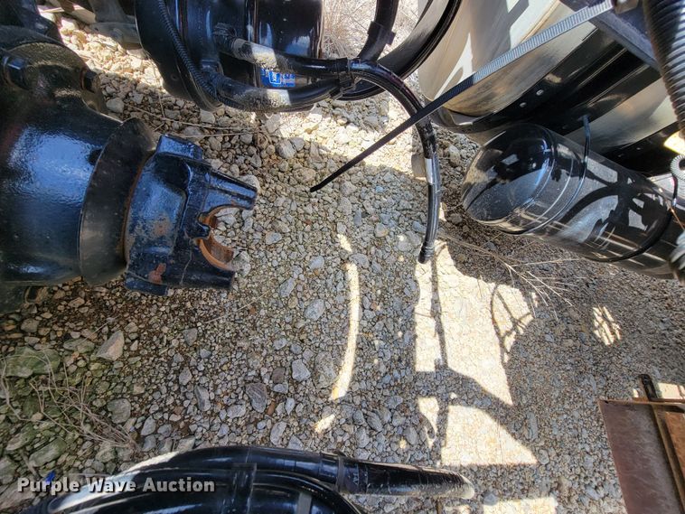 image for item HY9020 2015 Kenworth T680  semi truck