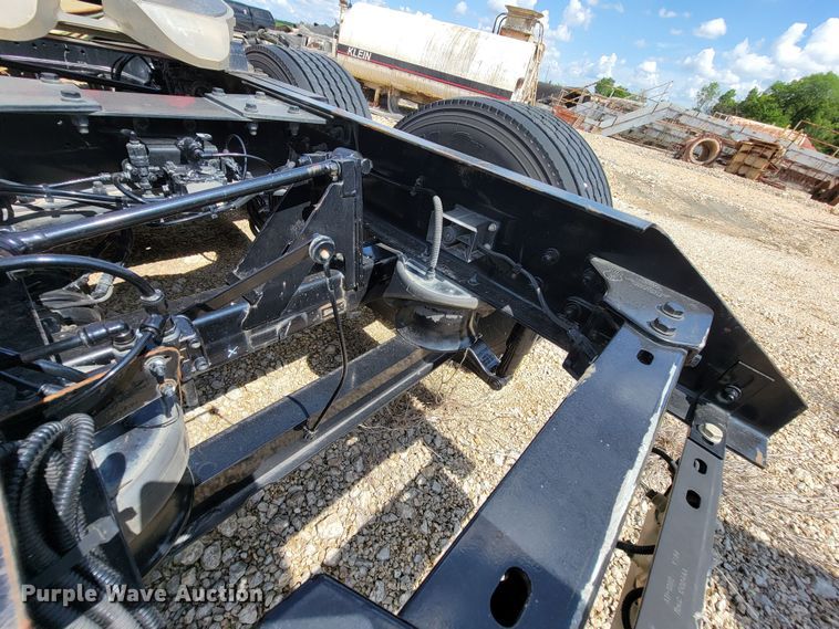 image for item HY9020 2015 Kenworth T680  semi truck